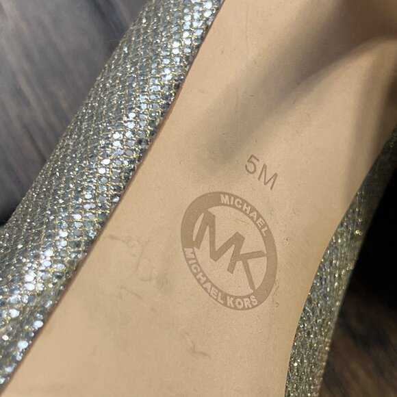 MICHAEL MICHAEL KORS Metallic York Platform Pumps Silver Sz 5 NWOB - Picture 8 of 9